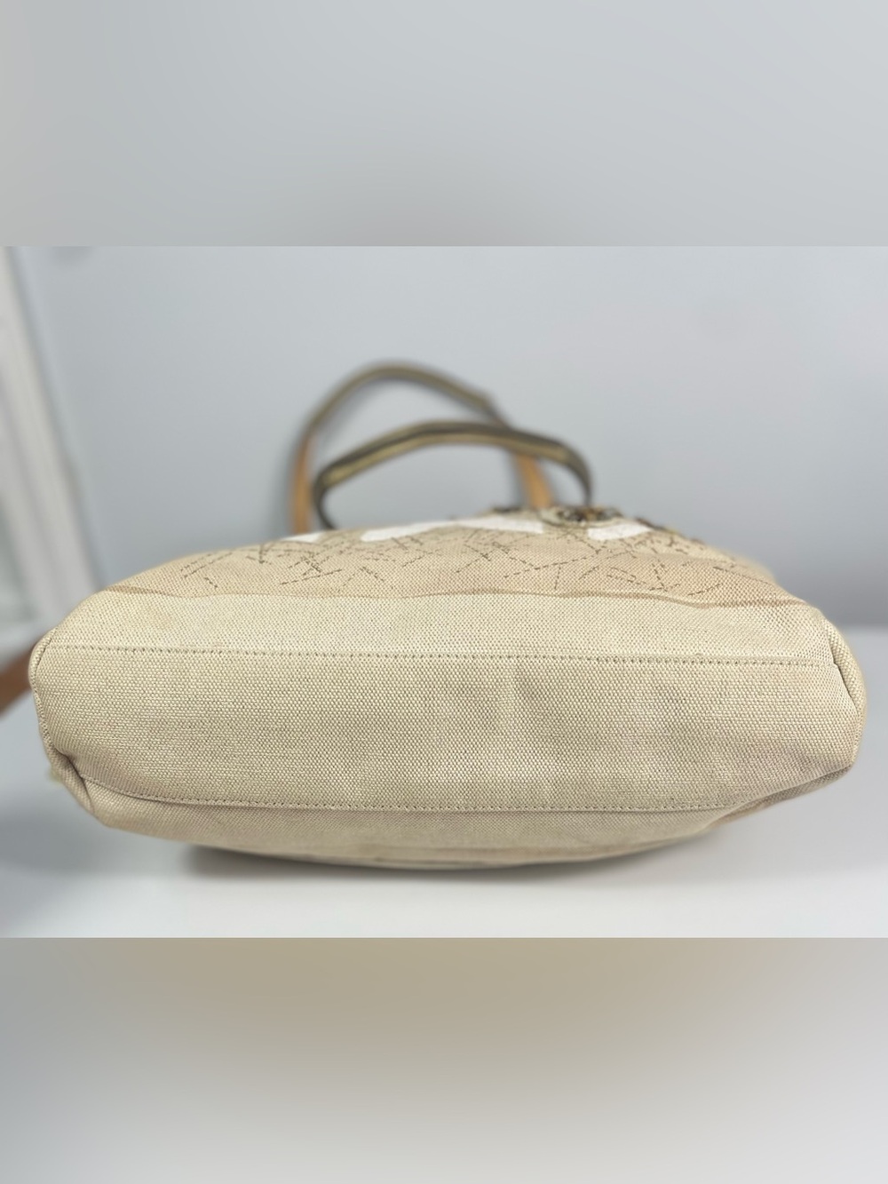 LOW START🚨Authentic Coach Audrey Limited Ed. Gold Canvas Jeweled Starfish Tote - Picture 9 of 11